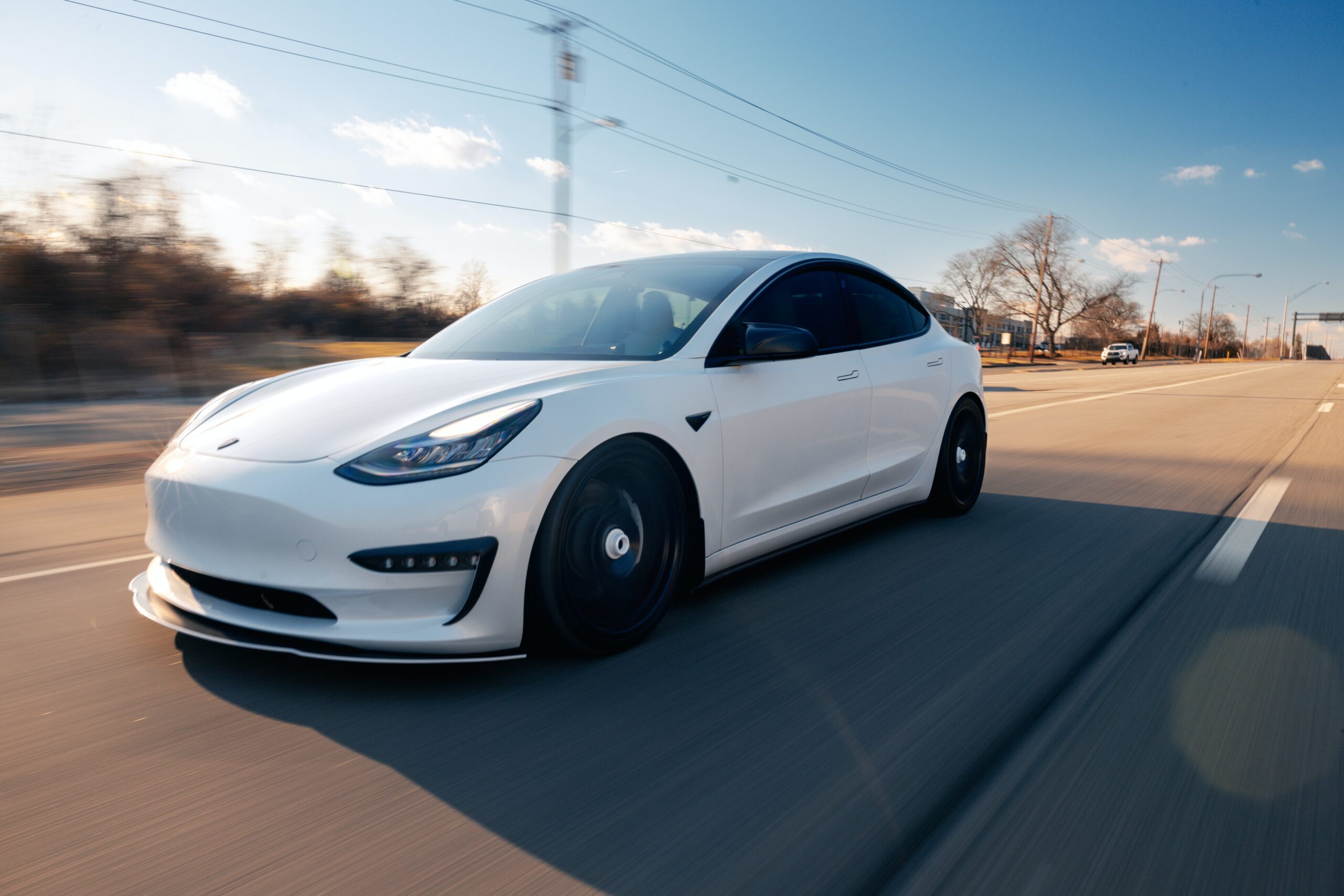 <em>Tesla Cena: Innowacyjność Elektrycznych Pojazdów</em>